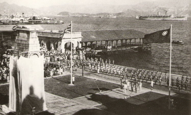 1945_liberation_of_Hong_Kong_at_Cenotaph.jpg