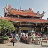 Longshan Temple 1.jpg