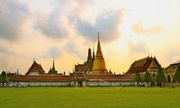 800px-Temple_of_the_Emerald_Buddha_2012.JPG