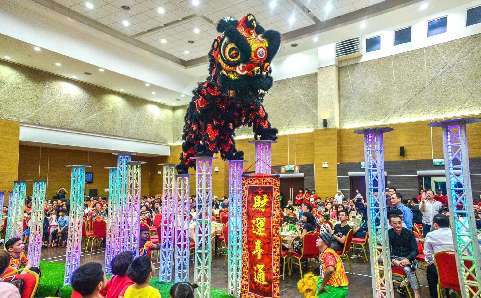 Acrobatic-Lion-Dance-for-Hire-in-Malaysia-5.jpg