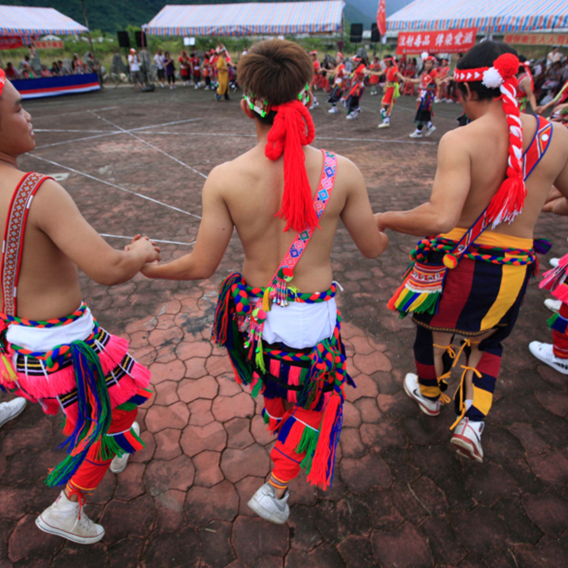 Bumper harvest dance