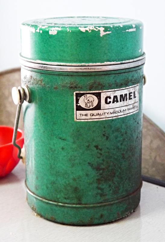 The Camel vacuum flask is a must have item in 1940s Hong Kong. Camel is a local brand which has manufactured drinkware since 1940. Its feature product is a vacuum flask which maintains the temperature of drinks. With design elements such as colourful peonies and industrial-style grooves, the vacuum flask has become a symbol of the old Hong Kong.